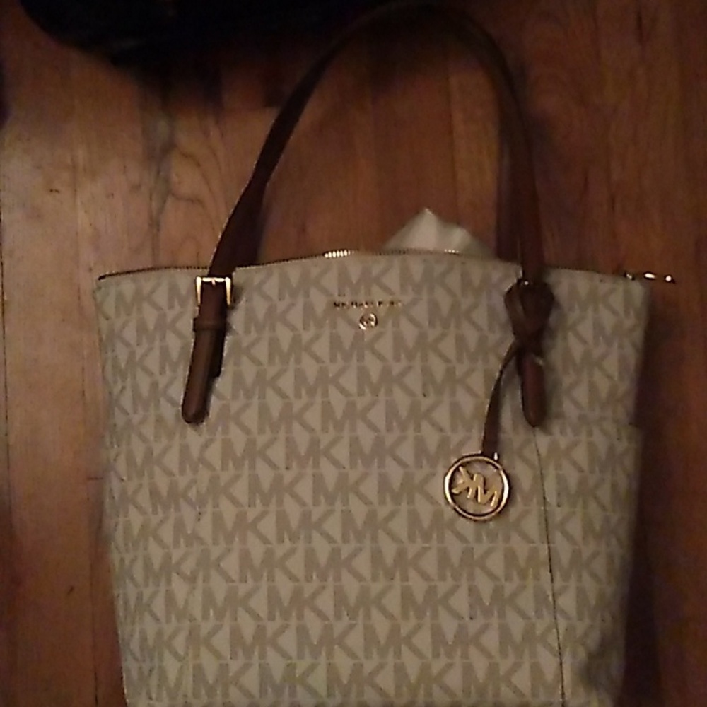 Michael Kors Cream Signature Monogram Tote with Brown Leather Handles Nwt - Picture 1 of 2